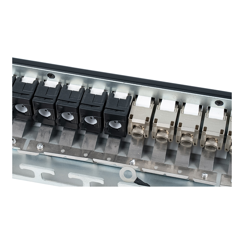 Panneau de brassage blindé 19 pouces 1U 24 ports (avec module C6A) SP-3246S-24P Panneau de brassage blindé 19 pouces 1U 24 ports (avec module C6A) SP-3246S-24P