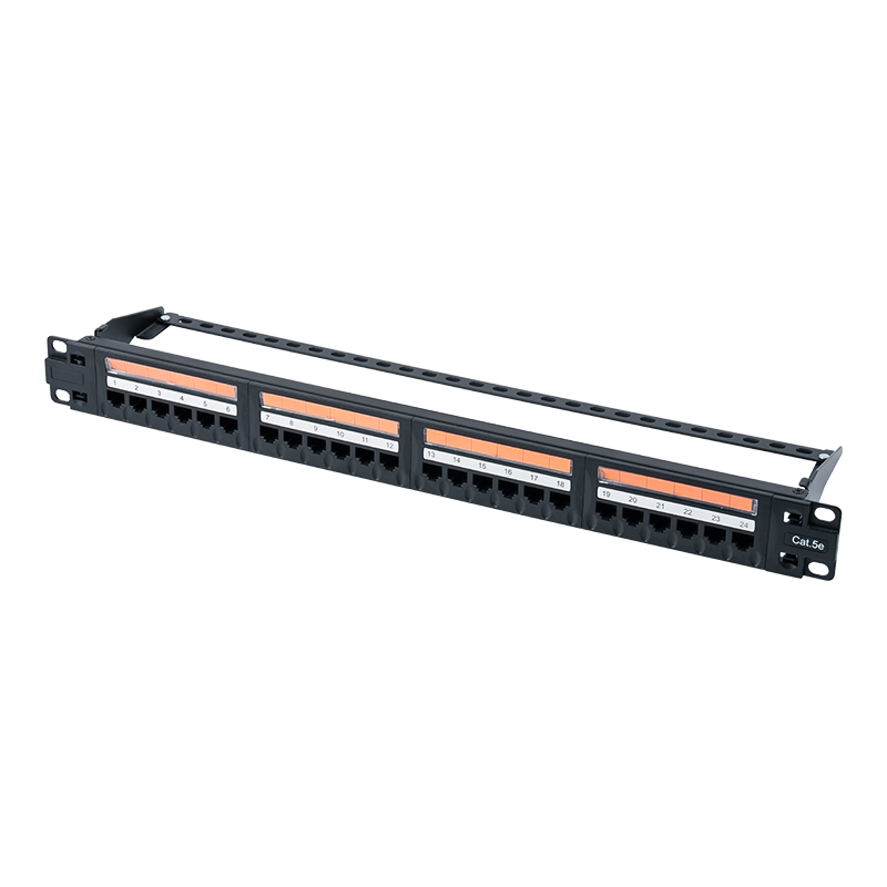 Panneau de brassage Cat5e 19 pouces 1U non blindé à 24 ports (fenêtre rabattable en plastique) SP-3410D24-C5E